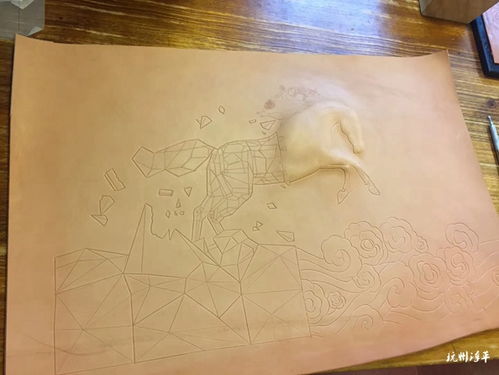 論一幅獨(dú)一無二的馬皮塑畫的誕生 欣賞皮塑浮雕之美